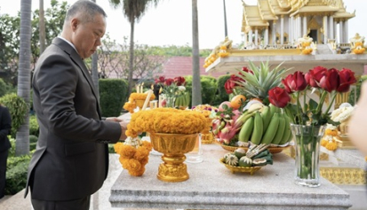 พล.อ.ชัยพฤกษ์ ด้วงประพัฒน์ เลขาธิการสภาความมั่นคงแห่งชาติ สักการะสิ่งศักดิ์สิทธิ์ประจำทำเนียบรัฐบาล