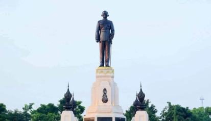 พิธีวางพวงมาลาถวายบังคมพระบรมราชานุสาวรีย์ พระบาทสมเด็จพระบรมชนกาธิเบศร มหาภูมิพลอดุลยเดชมหาราช บรมนาถบพิตร เนื่องใน “วันนวมินทรมหาราช” พุทธศักราช ๒๕๖๙